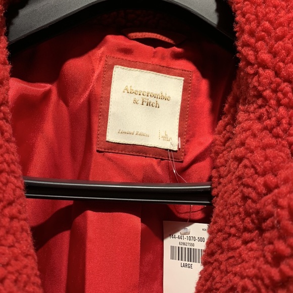 NWT Abercrombie & fitch Women faux shearling cozy jacket top burgundy size L - Picture 5 of 8